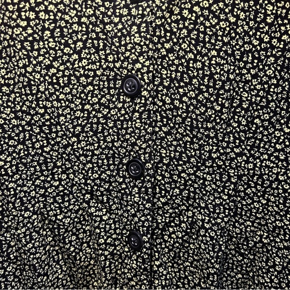 BB Dakota Steve Madden Black & Yellow Floral Button Up Short Sleeve Romper XL - Picture 4 of 11